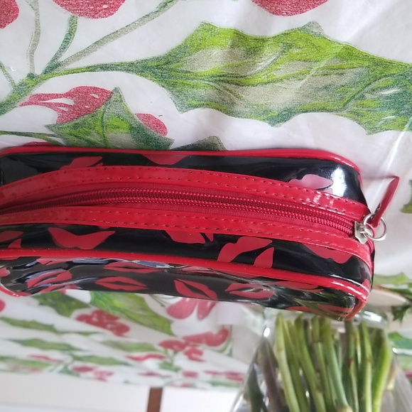 Lulu by Lulu Guinness makeup bag - Picture 4 of 4